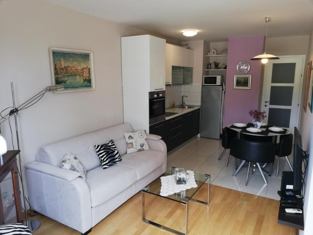 Near Beach Apartment Reno With Private Parking Split Buitenkant foto